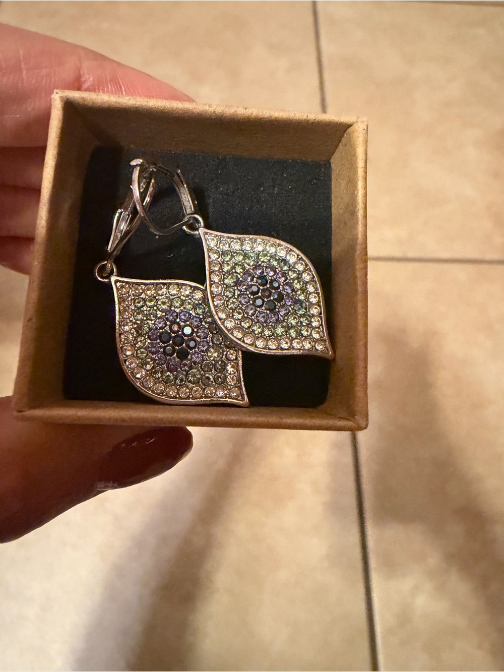 Fashion Jewelry Silver Leaf Earrings with Purple and Light Green Crystals